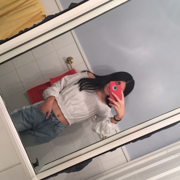 off the shoulder crop top - Picture 2 of 5